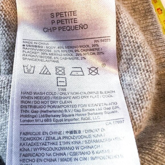 Banana Republic Boyfriend Cardigan Sweater. - Picture 5 of 8